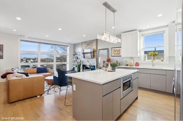 1209 E 46th Street 4E, Chicago, IL 60653