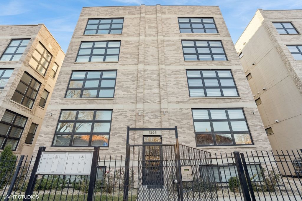 1209 E 46th Street 4E, Chicago, IL 60653