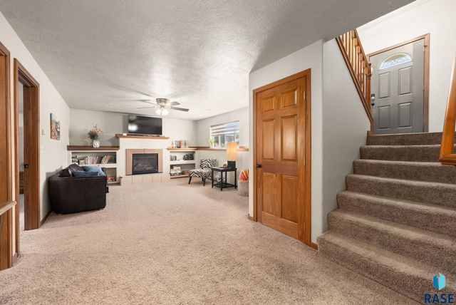 4708 E Tiger Lilly St Street, Sioux Falls, SD 57110