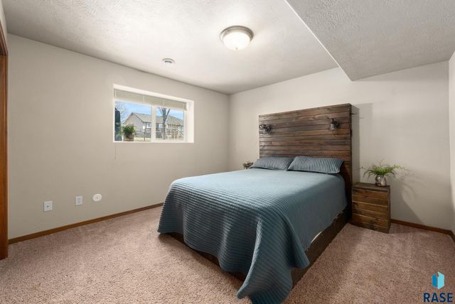 4708 E Tiger Lilly St Street, Sioux Falls, SD 57110