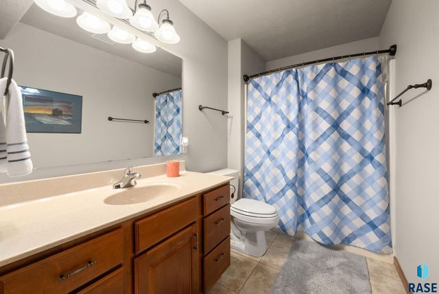 4708 E Tiger Lilly St Street, Sioux Falls, SD 57110