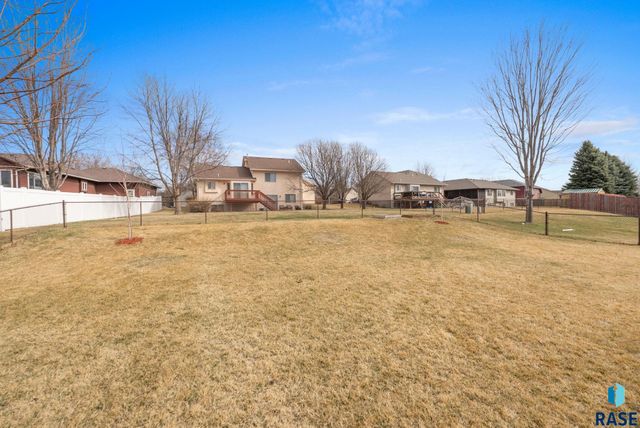 4708 E Tiger Lilly St Street, Sioux Falls, SD 57110