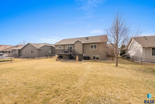 4708 E Tiger Lilly St Street, Sioux Falls, SD 57110