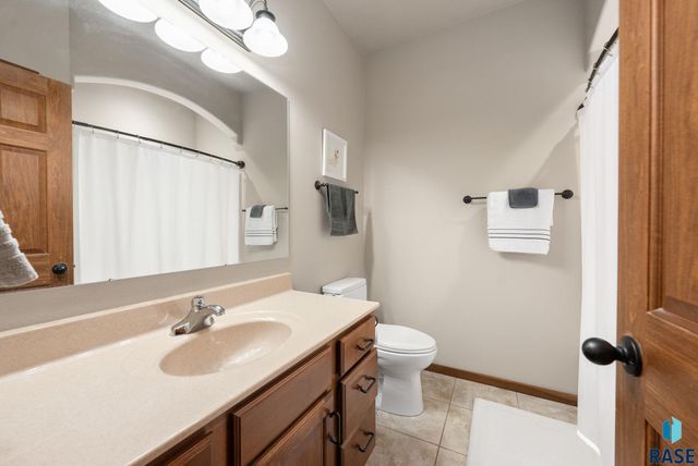 4708 E Tiger Lilly St Street, Sioux Falls, SD 57110