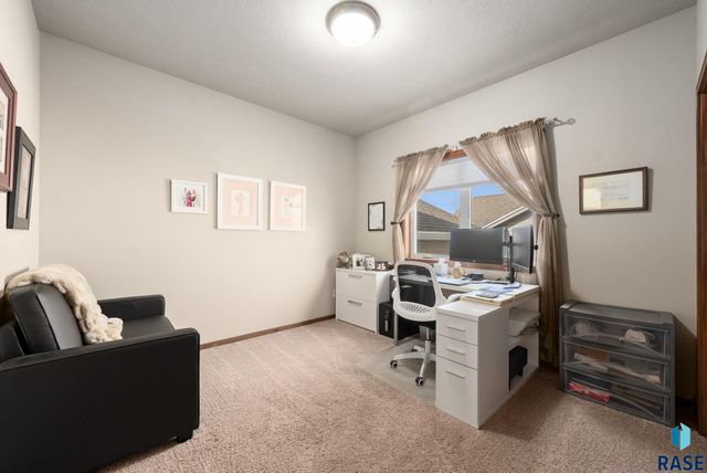 4708 E Tiger Lilly St Street, Sioux Falls, SD 57110