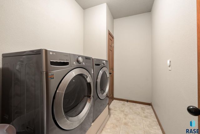 4708 E Tiger Lilly St Street, Sioux Falls, SD 57110