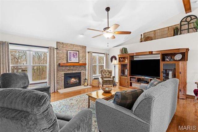 9 W Hampton Court, Foristell, MO 63348