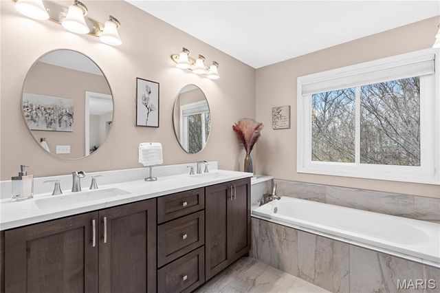 9 W Hampton Court, Foristell, MO 63348