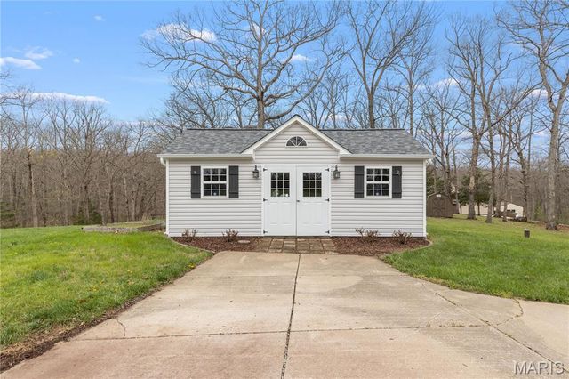9 W Hampton Court, Foristell, MO 63348
