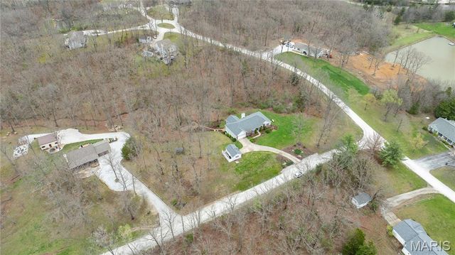 9 W Hampton Court, Foristell, MO 63348