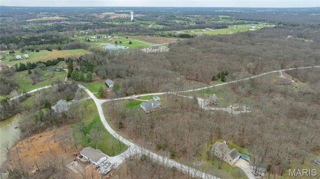 9 W Hampton Court, Foristell, MO 63348