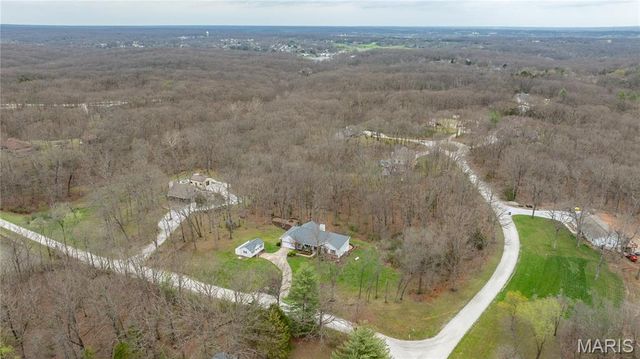 9 W Hampton Court, Foristell, MO 63348