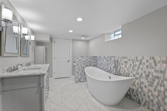 1039 Laurel Avenue, Saint Paul Park, MN 55071