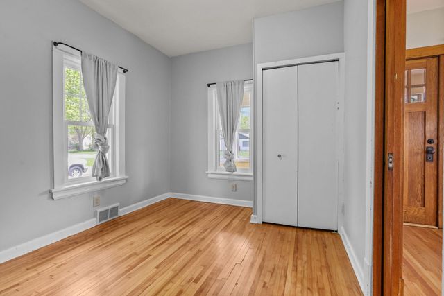 1039 Laurel Avenue, Saint Paul Park, MN 55071