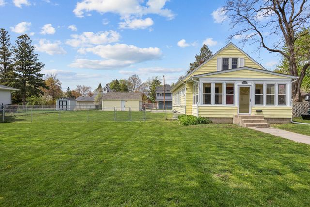 1039 Laurel Avenue, Saint Paul Park, MN 55071