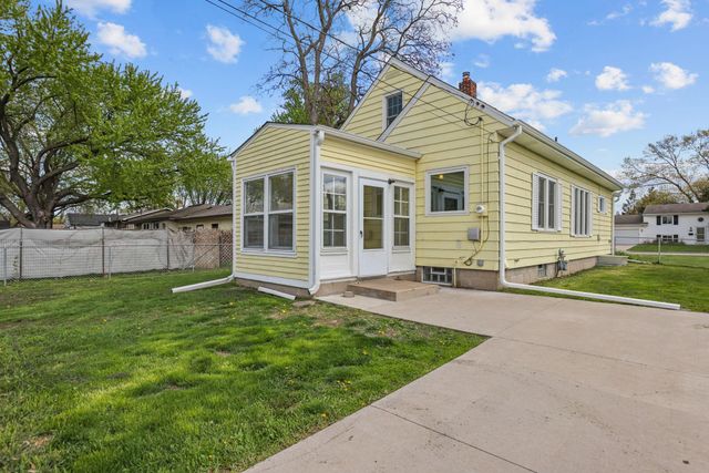 1039 Laurel Avenue, Saint Paul Park, MN 55071