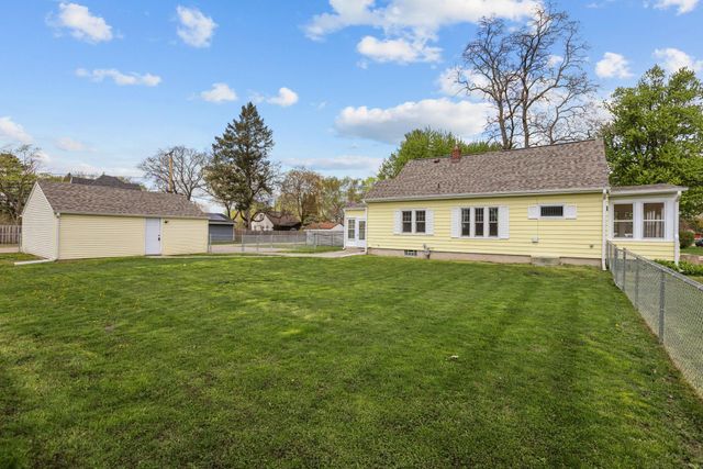 1039 Laurel Avenue, Saint Paul Park, MN 55071