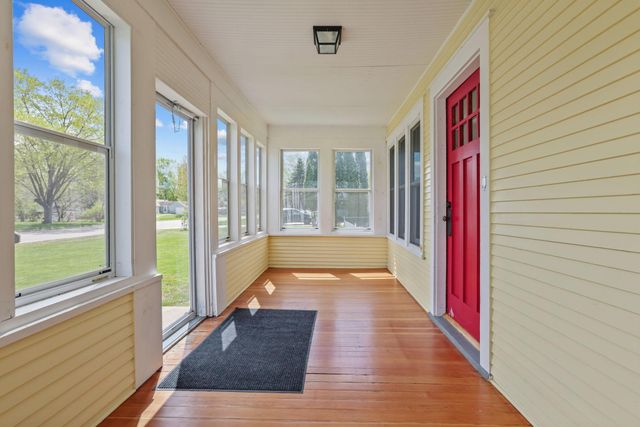 1039 Laurel Avenue, Saint Paul Park, MN 55071
