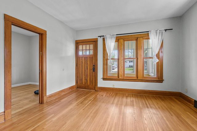 1039 Laurel Avenue, Saint Paul Park, MN 55071