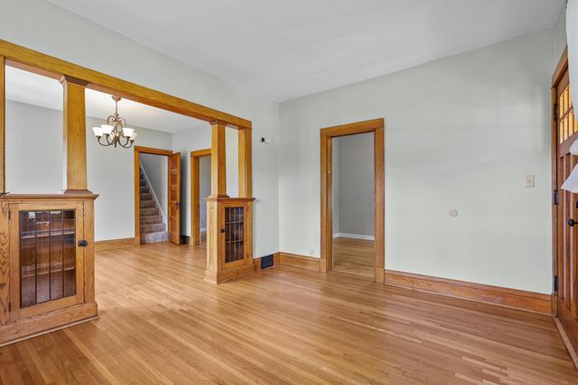 1039 Laurel Avenue, Saint Paul Park, MN 55071