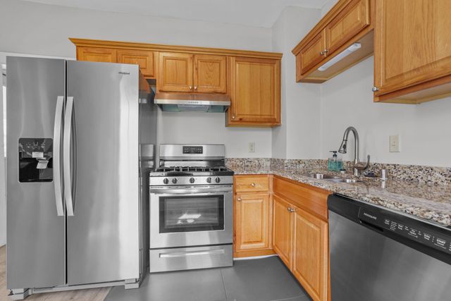 1039 Laurel Avenue, Saint Paul Park, MN 55071
