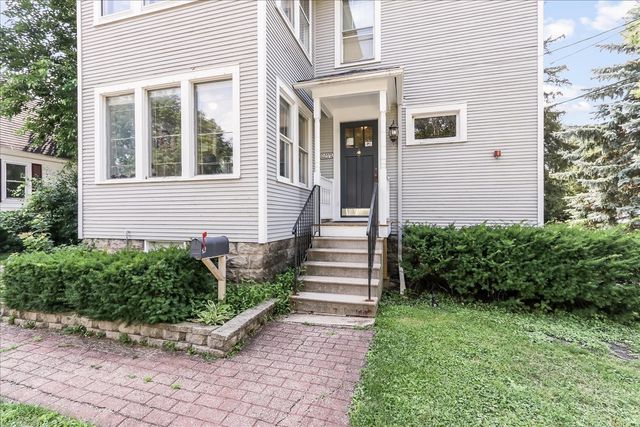 124 Harrison Street, Barrington, IL 60010