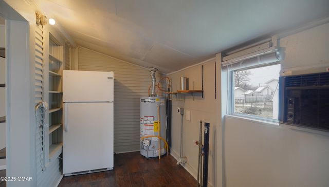 2118 N St Charles Avenue, Joplin, MO 64801