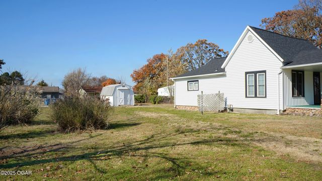 2118 N St Charles Avenue, Joplin, MO 64801