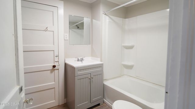 2118 N St Charles Avenue, Joplin, MO 64801