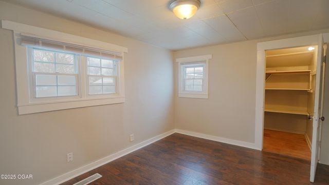 2118 N St Charles Avenue, Joplin, MO 64801