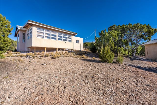 24 & 26 Calle Pia Tixier, Santa Fe, NM 87507