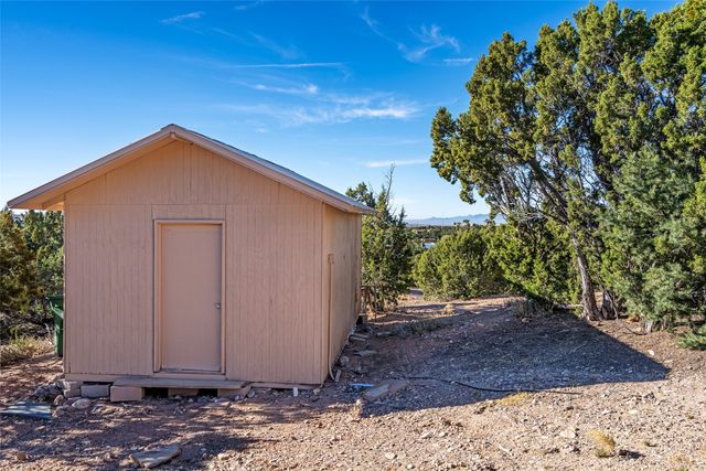 24 & 26 Calle Pia Tixier, Santa Fe, NM 87507