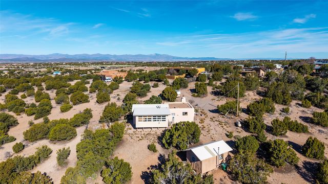 24 & 26 Calle Pia Tixier, Santa Fe, NM 87507