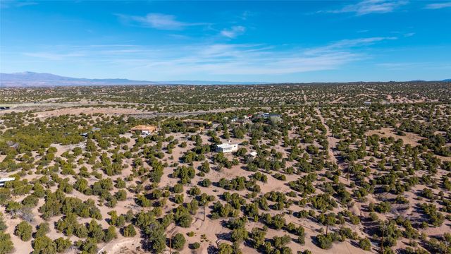 24 & 26 Calle Pia Tixier, Santa Fe, NM 87507