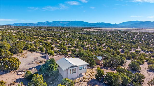 24 & 26 Calle Pia Tixier, Santa Fe, NM 87507