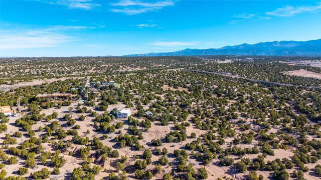 24 & 26 Calle Pia Tixier, Santa Fe, NM 87507