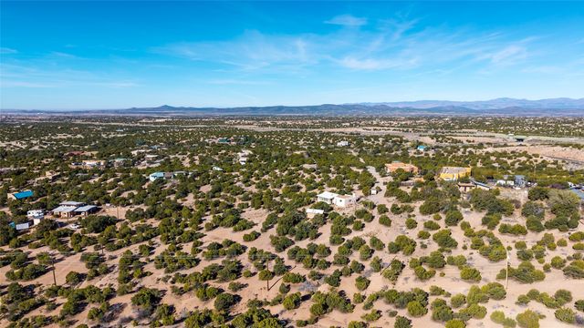 24 & 26 Calle Pia Tixier, Santa Fe, NM 87507