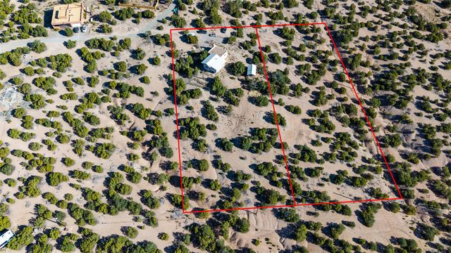 24 & 26 Calle Pia Tixier, Santa Fe, NM 87507