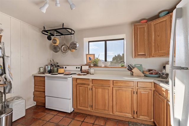 24 & 26 Calle Pia Tixier, Santa Fe, NM 87507