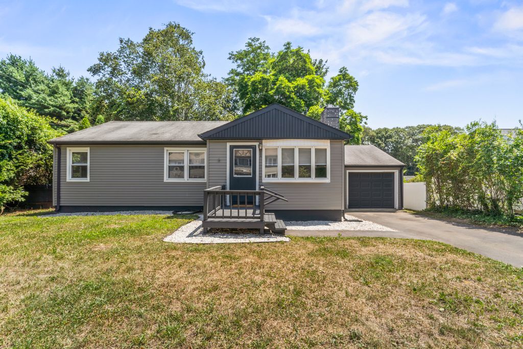 205 Rose Street Extension, East Haven, CT 06513