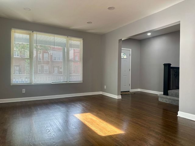 8521 S Carpenter Street, Chicago, IL 60620