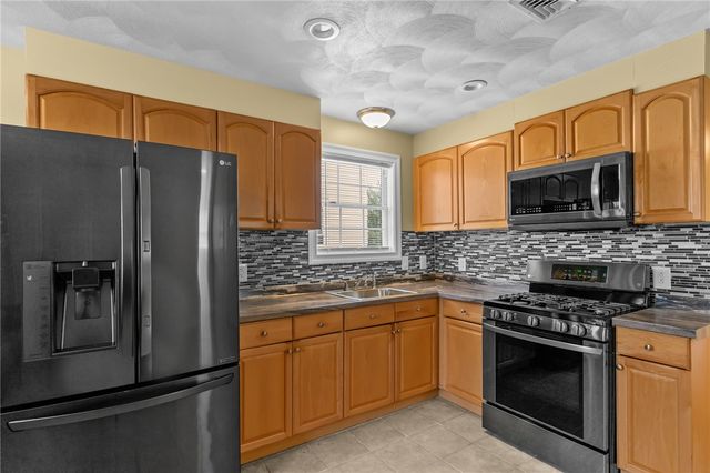 21 Steere Avenue, Providence, RI 02909