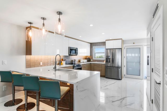 44 Yacht Club Drive 611, North Palm Beach, FL 33408