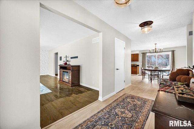 753 SUSAN Drive, Knoxville, IL 61448