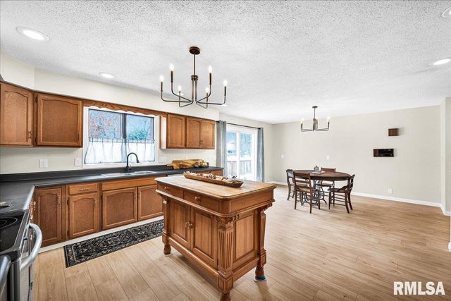 753 SUSAN Drive, Knoxville, IL 61448