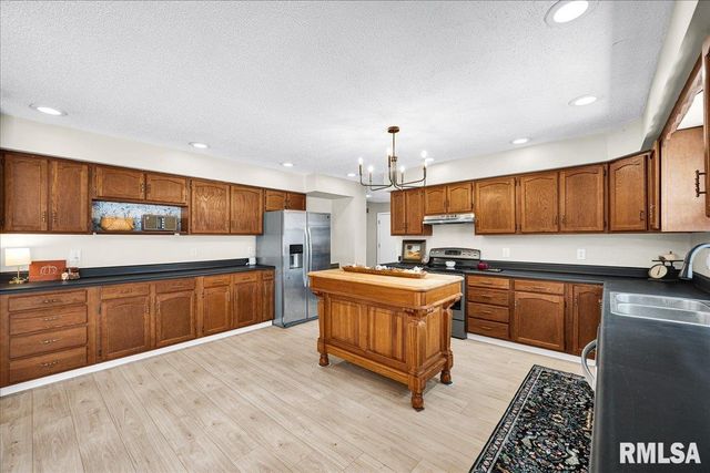 753 SUSAN Drive, Knoxville, IL 61448