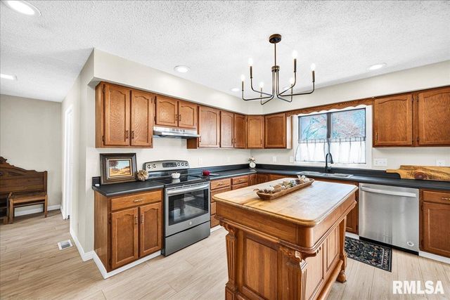 753 SUSAN Drive, Knoxville, IL 61448