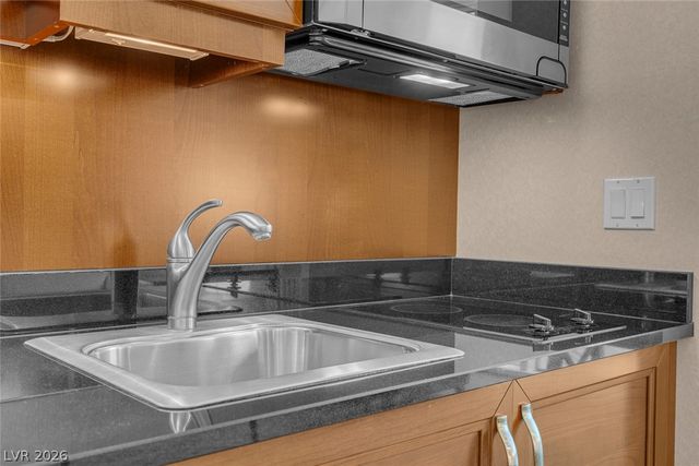 125 East Harmon Avenue 3701&3703, Las Vegas, NV 89109