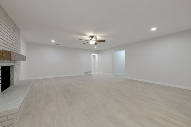 2717 Meadow Green, Bedford, TX 76021