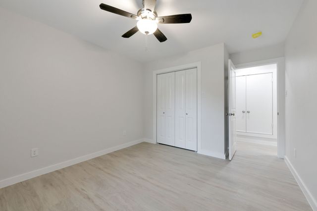 2717 Meadow Green, Bedford, TX 76021